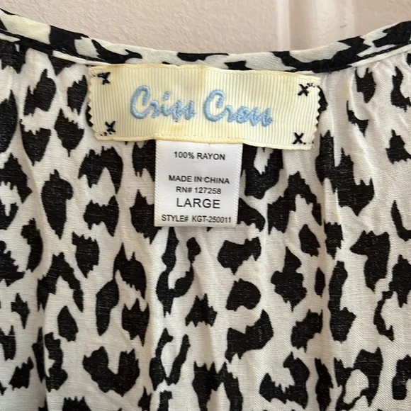 Criss Cross leopard print blouse size large - Picture 3 of 10